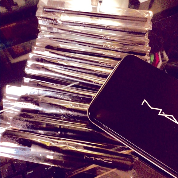 MAC - Picture 2 of 2